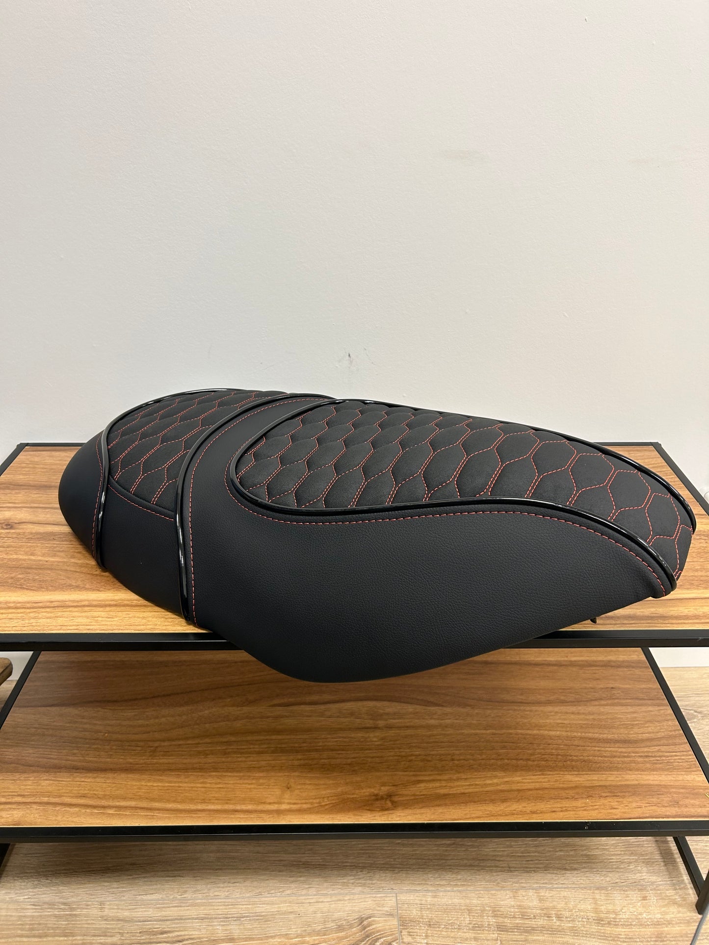 Custom zadel Piaggio Zip | Rood Leer Duo Seat Anti-Slip Stof