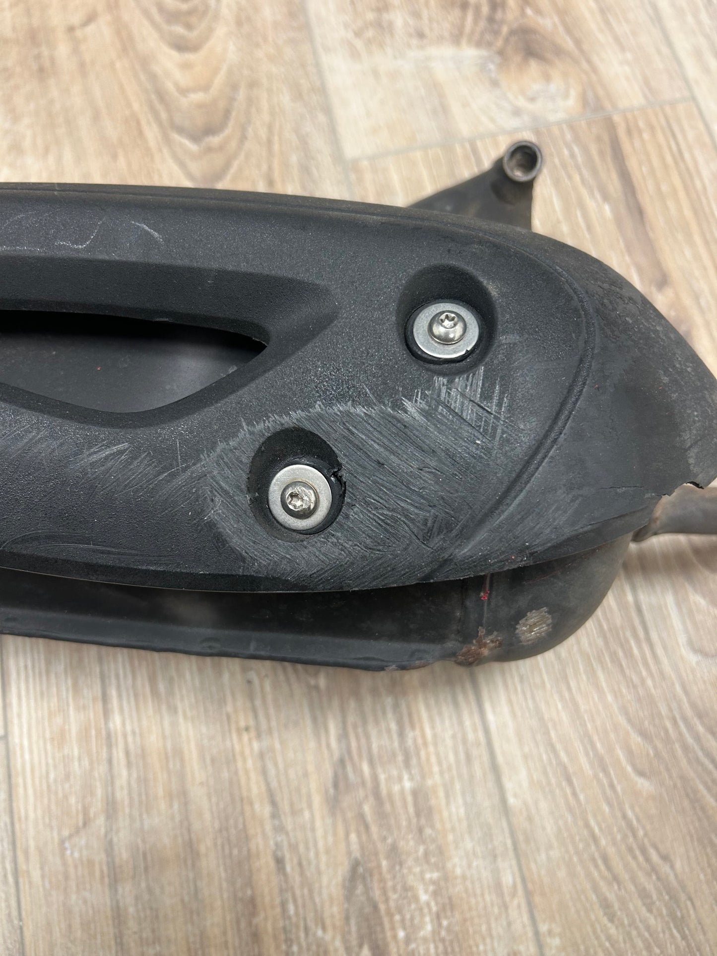 Piaggio zip E4 uitlaat | Licht beschadigd