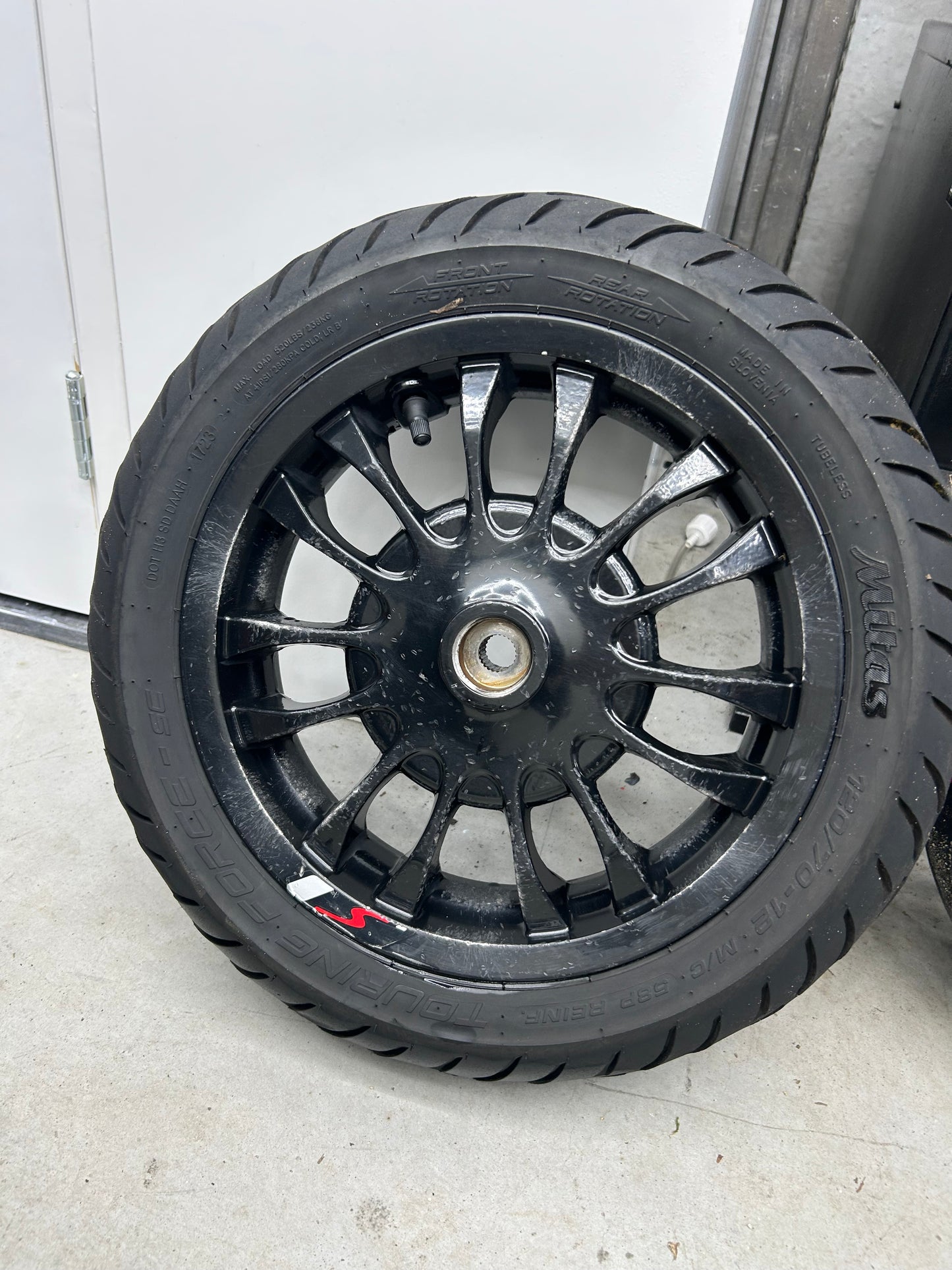 Vespa Sprint Velgenset | Glans Zwart | Netjes | Plug & Play