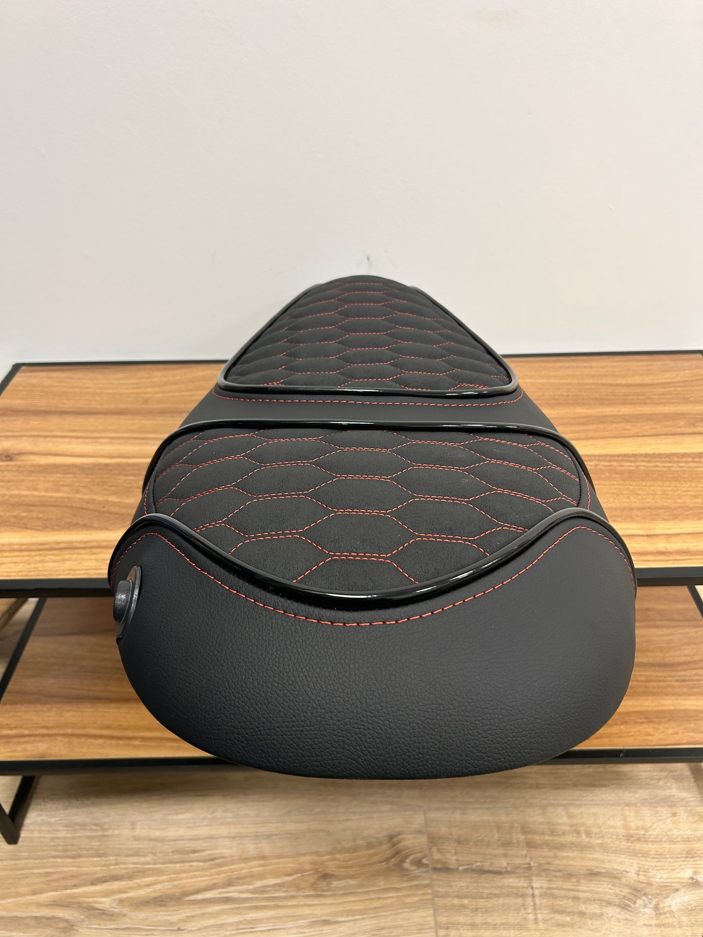 Custom zadel Piaggio Zip | Rood Leer Duo Seat Anti-Slip Stof