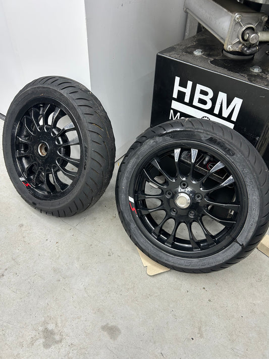 Vespa Sprint Velgenset | Glans Zwart | Netjes | Plug & Play