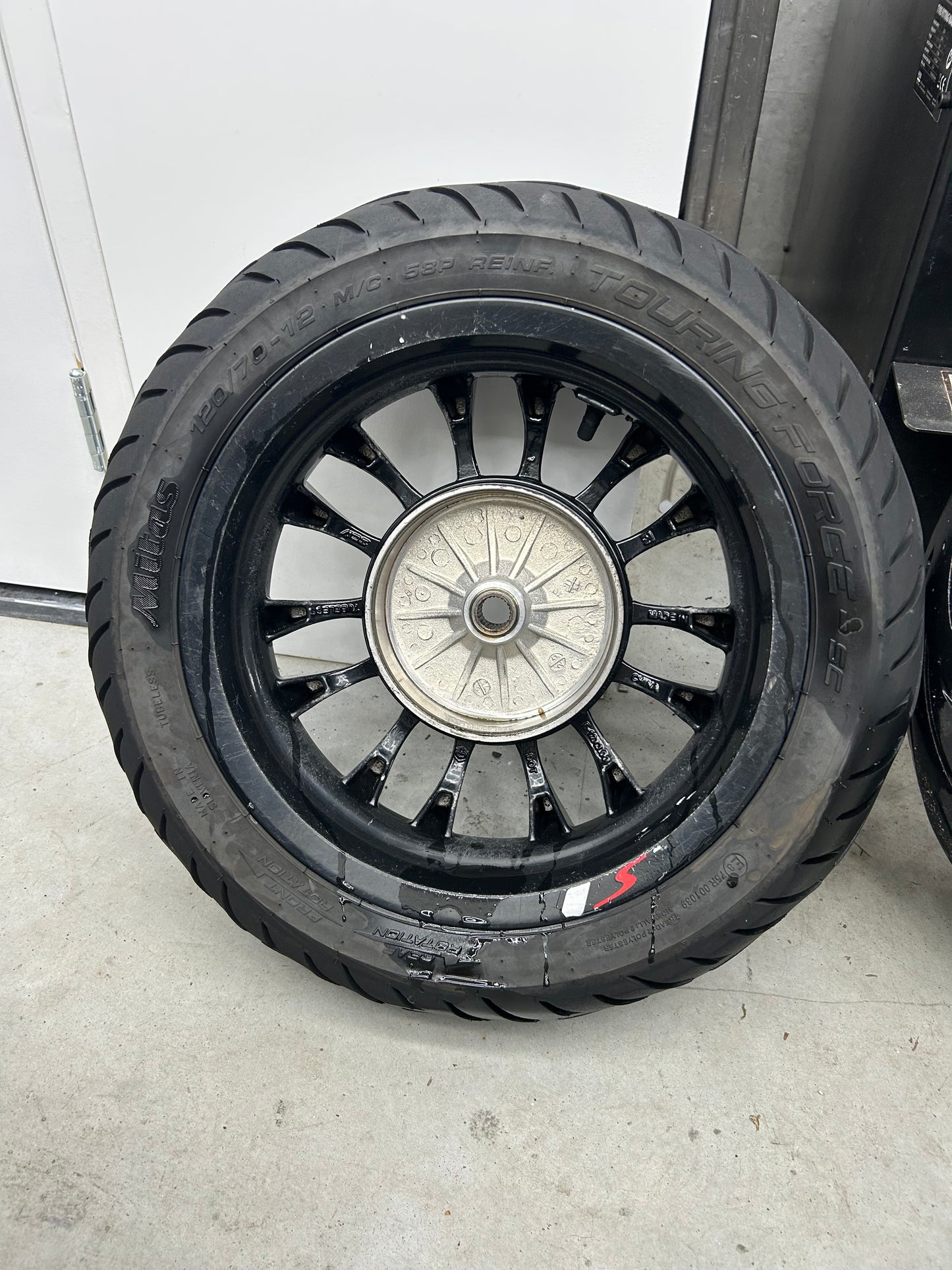 Vespa Sprint Velgenset | Glans Zwart | Netjes | Plug & Play