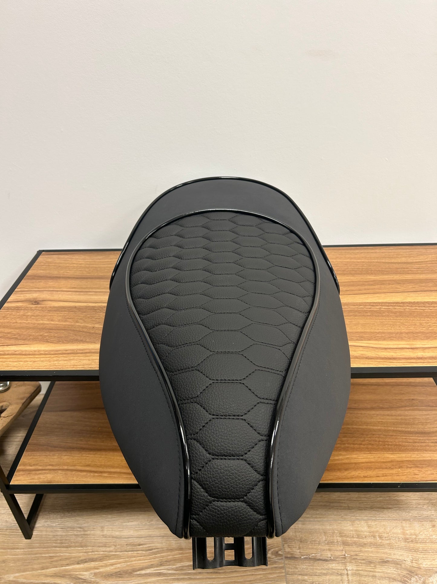 Custom zadel Piaggio Zip | Enkel Seat Leer Zijkant Stof