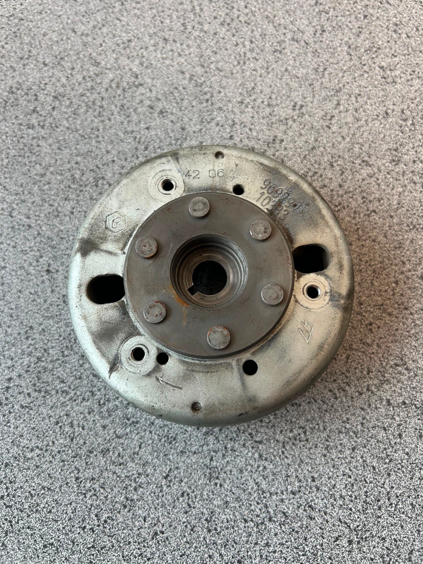 Vliegwiel Piaggio 4T 2V 50CC 969243