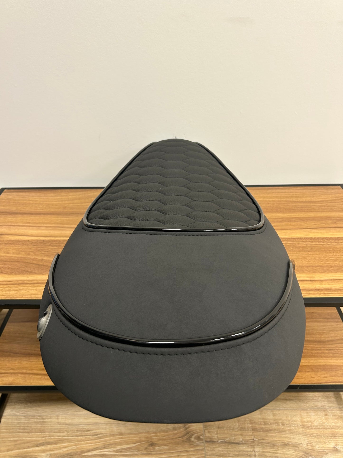 Custom zadel Piaggio Zip | Enkel Seat Leer Zijkant Stof