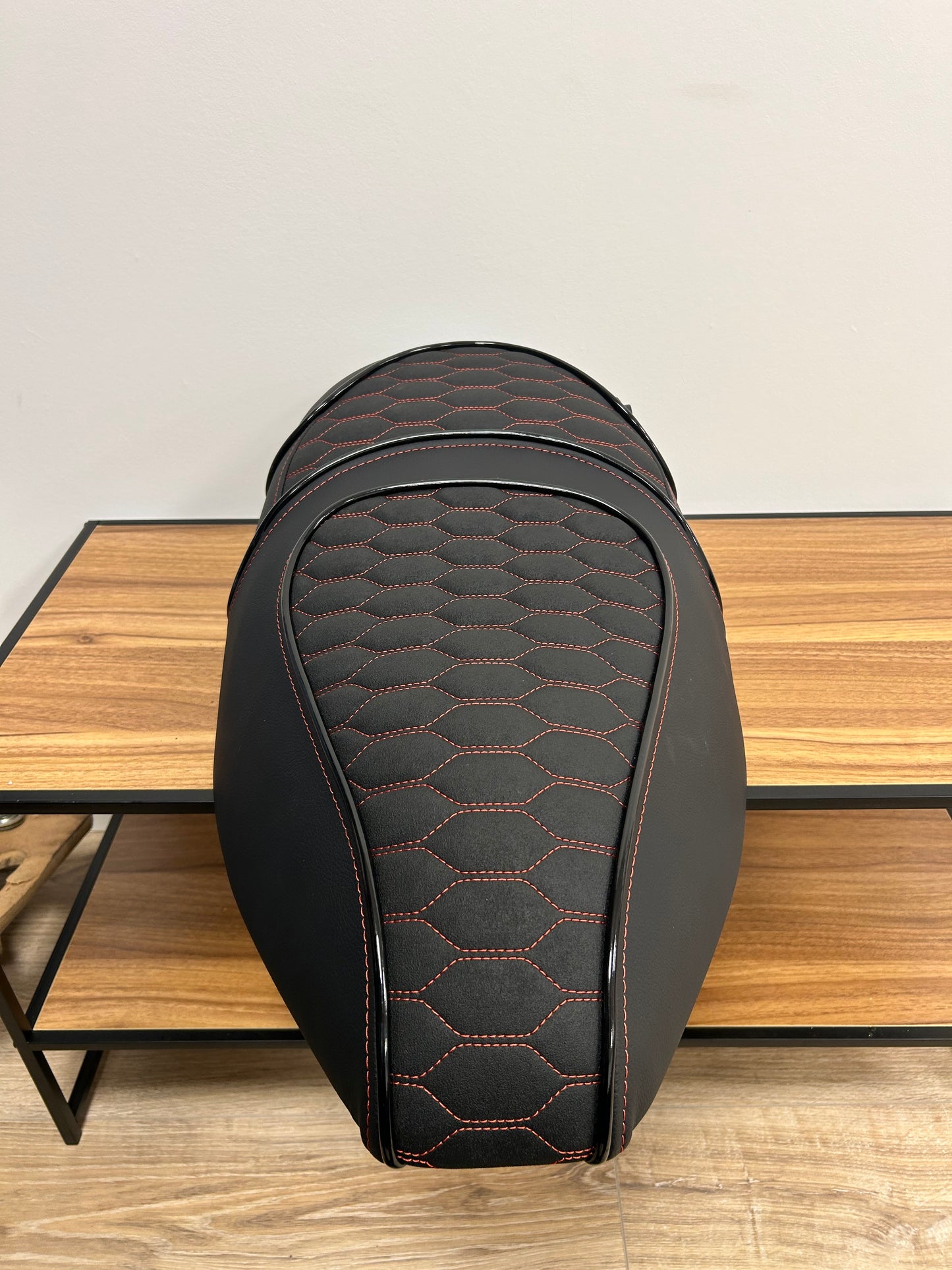 Custom zadel Piaggio Zip | Rood Leer Duo Seat Anti-Slip Stof