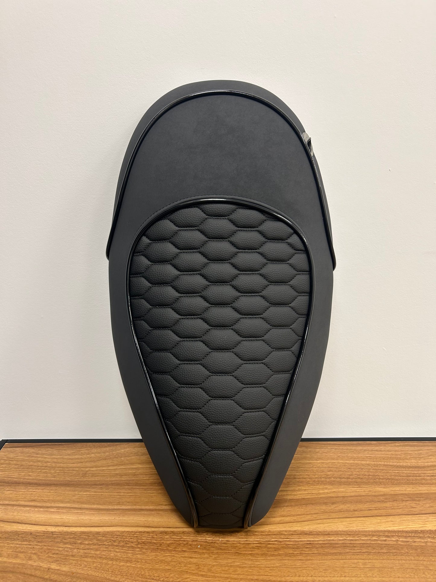 Custom zadel Piaggio Zip | Enkel Seat Leer Zijkant Stof